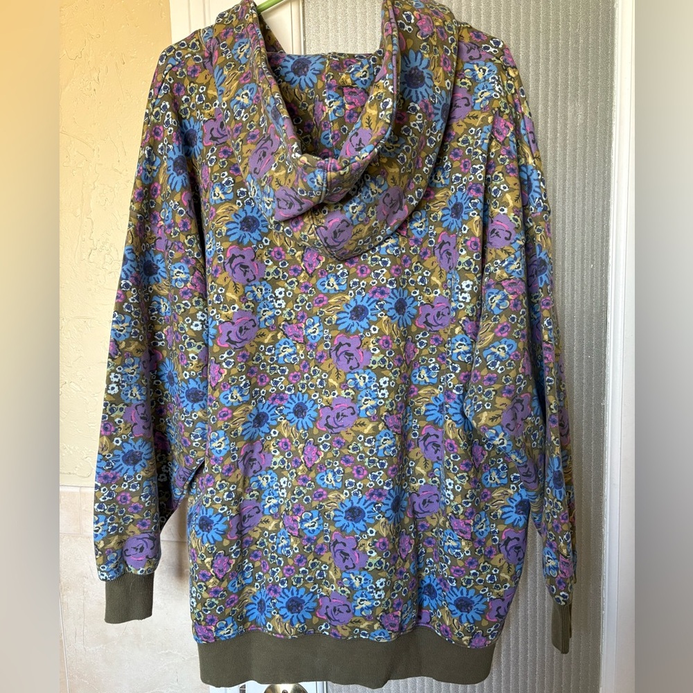 Natural Life Oversized Floral Hoodie - Picture 4 of 7